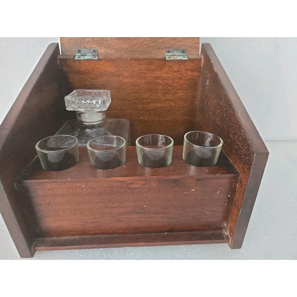 VINTAGE MID CENTURY WOODEN MINI LIQUOR BAR CABINET With Shot Glasses And Bottle